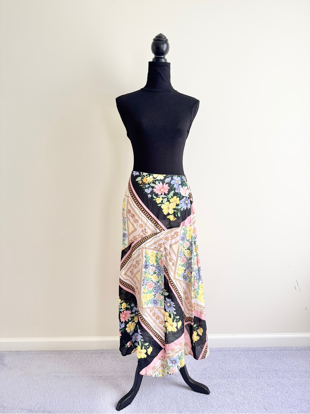 Miss Selfridge Floral Skirt Black Multi Size 6 NWT Flaws career